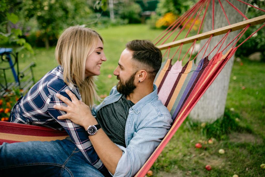 Hammock Date Night: How to Plan the Perfect Romantic Evening Outdoors