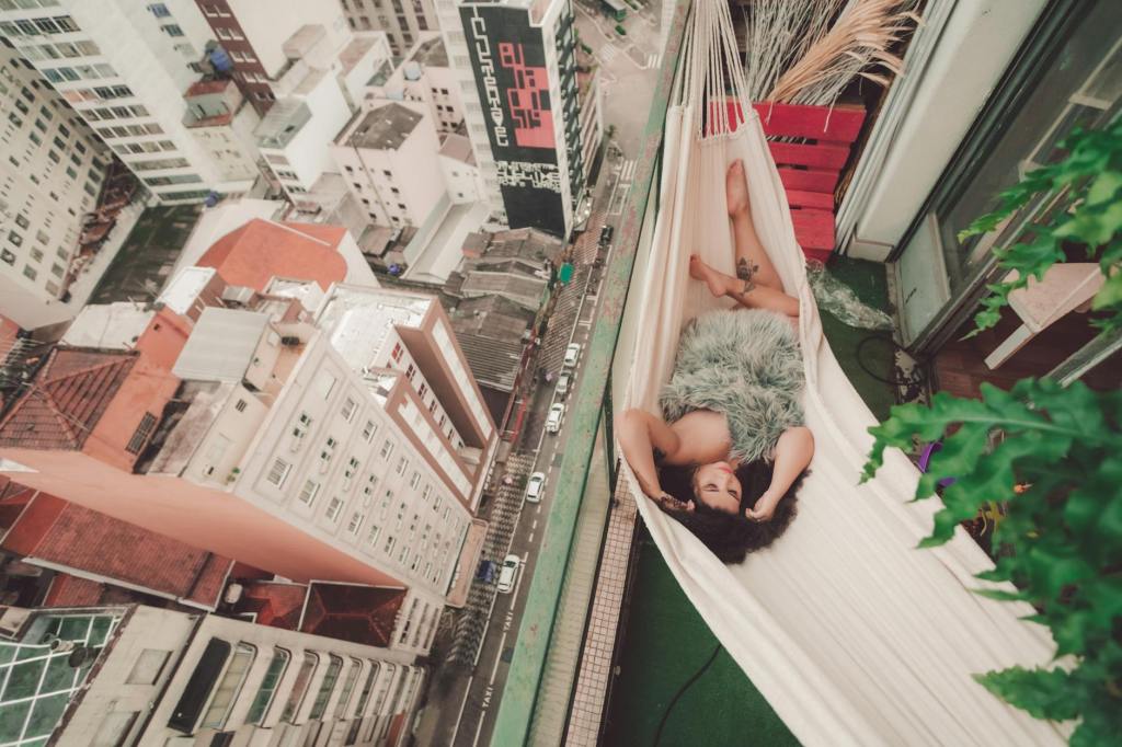 Hammock on Apartment Balcony: Tips and Tricks for Comfortable Relaxation